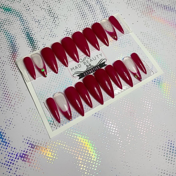 PRESS ON NAILS - Picture 1 of 2